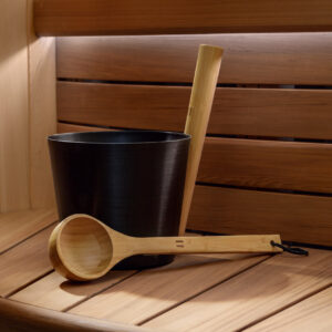 Rento black sauna bucket with aluminum ladle for traditional sauna use